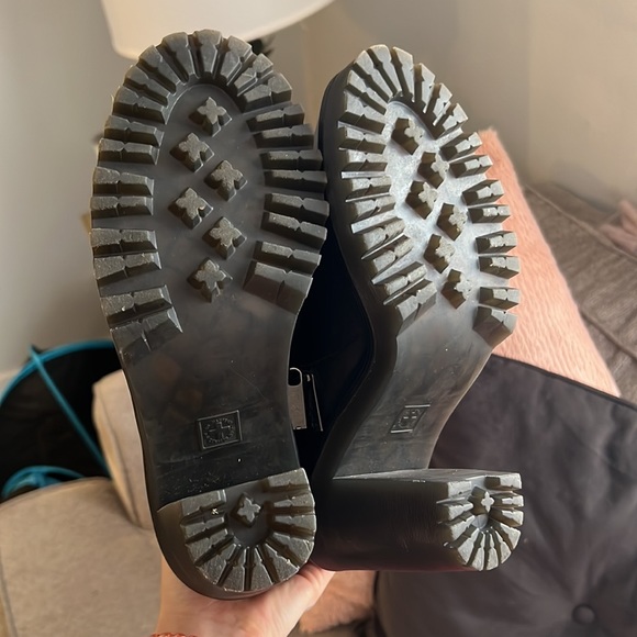 Dr Marten Magdalena boots. - Picture 3 of 3